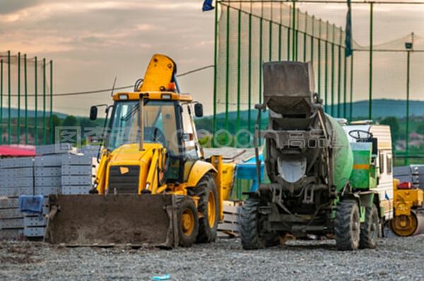 科技與美學(xué)的交融 點亮城市的建筑機械燈光藝術(shù)